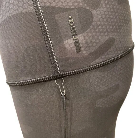 Karma Printed Kyla Crop Capri Leggings XS Black Camouflage Pattern yoga pants - Picture 7 of 11